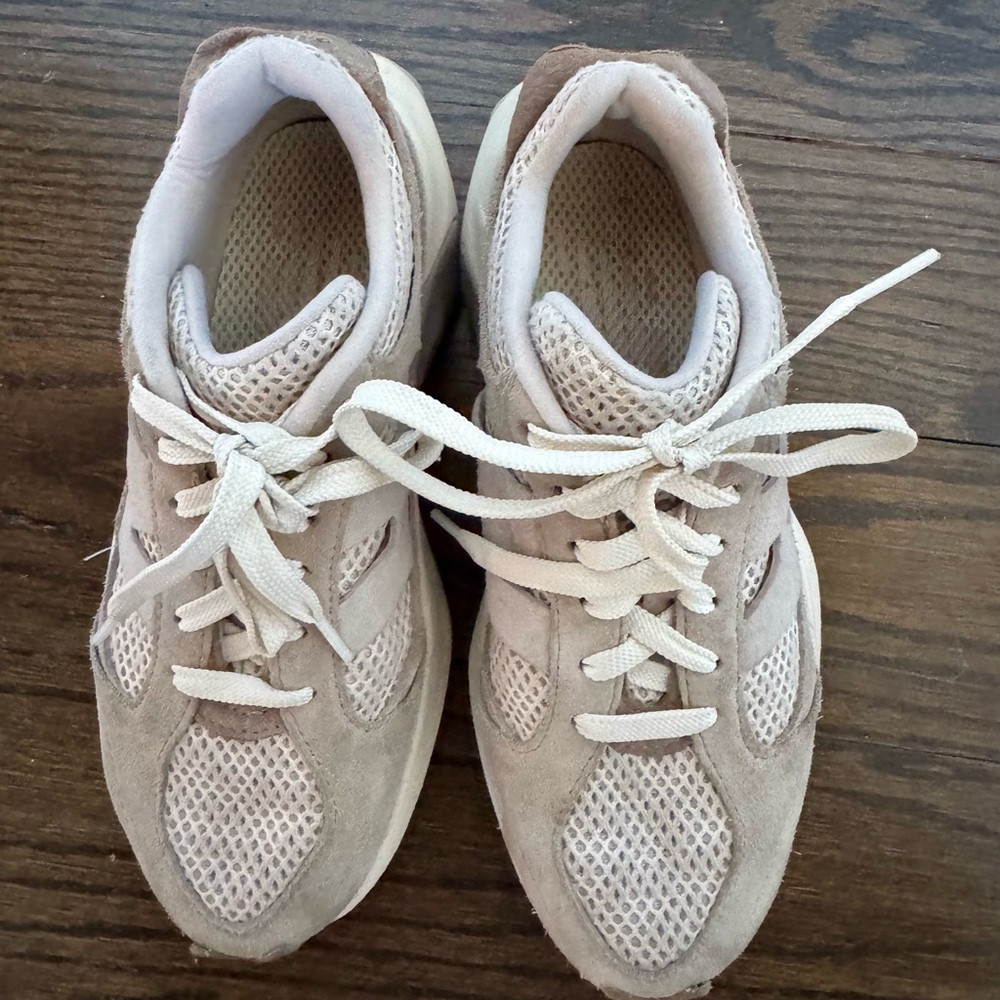 New Balance Women's Taupe Sneakers - Picture 3 of 6